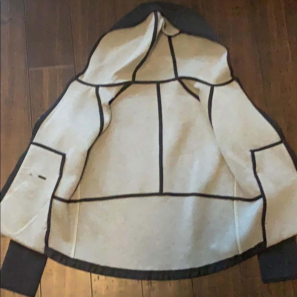 Lululemon Black Athletic Jacket - image 2